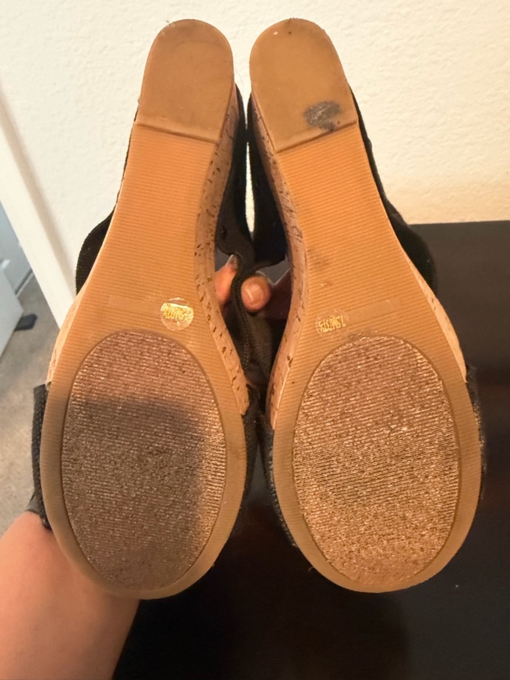 Women’s Lucky Brand Size 7.5 Black Crisscross Cork Wedge Platform Shoes - Picture 4 of 4